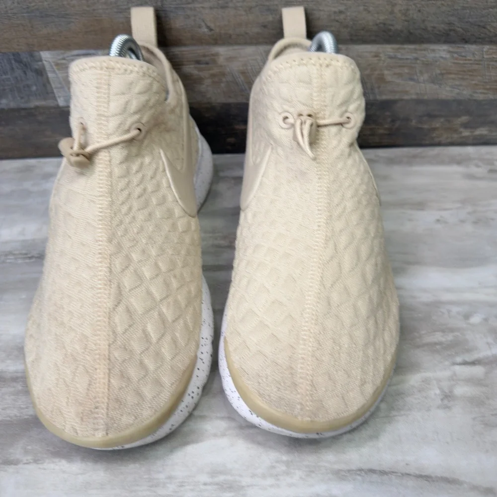 Nike Aptare SE Women's Sz 7.5 Oatmeal Beige Quilted Speckled Sneakers 881189-100